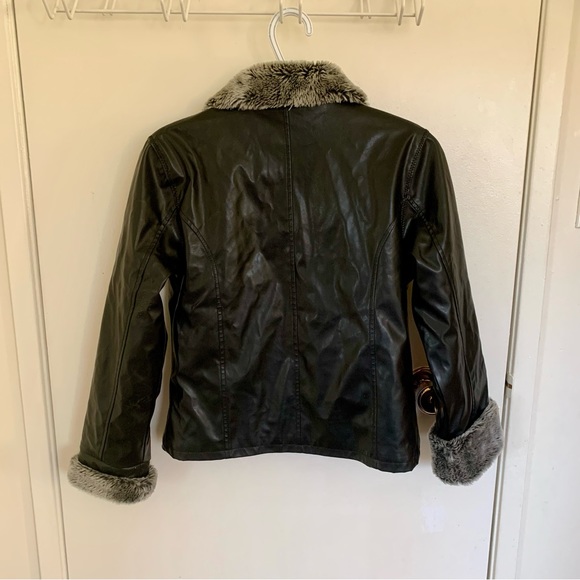 Vegan leather black jacket with faux fur trim - Picture 2 of 3